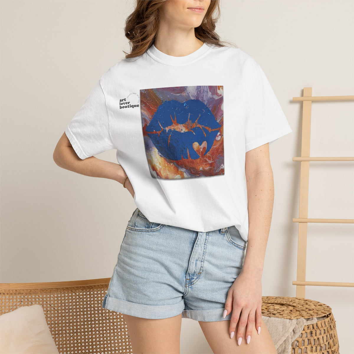Women's Gold Candy Kiss Art Tee